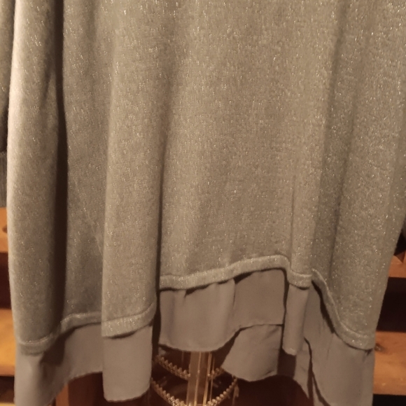 2X Womens long sleeve sweater with lower silk accent - Picture 4 of 4